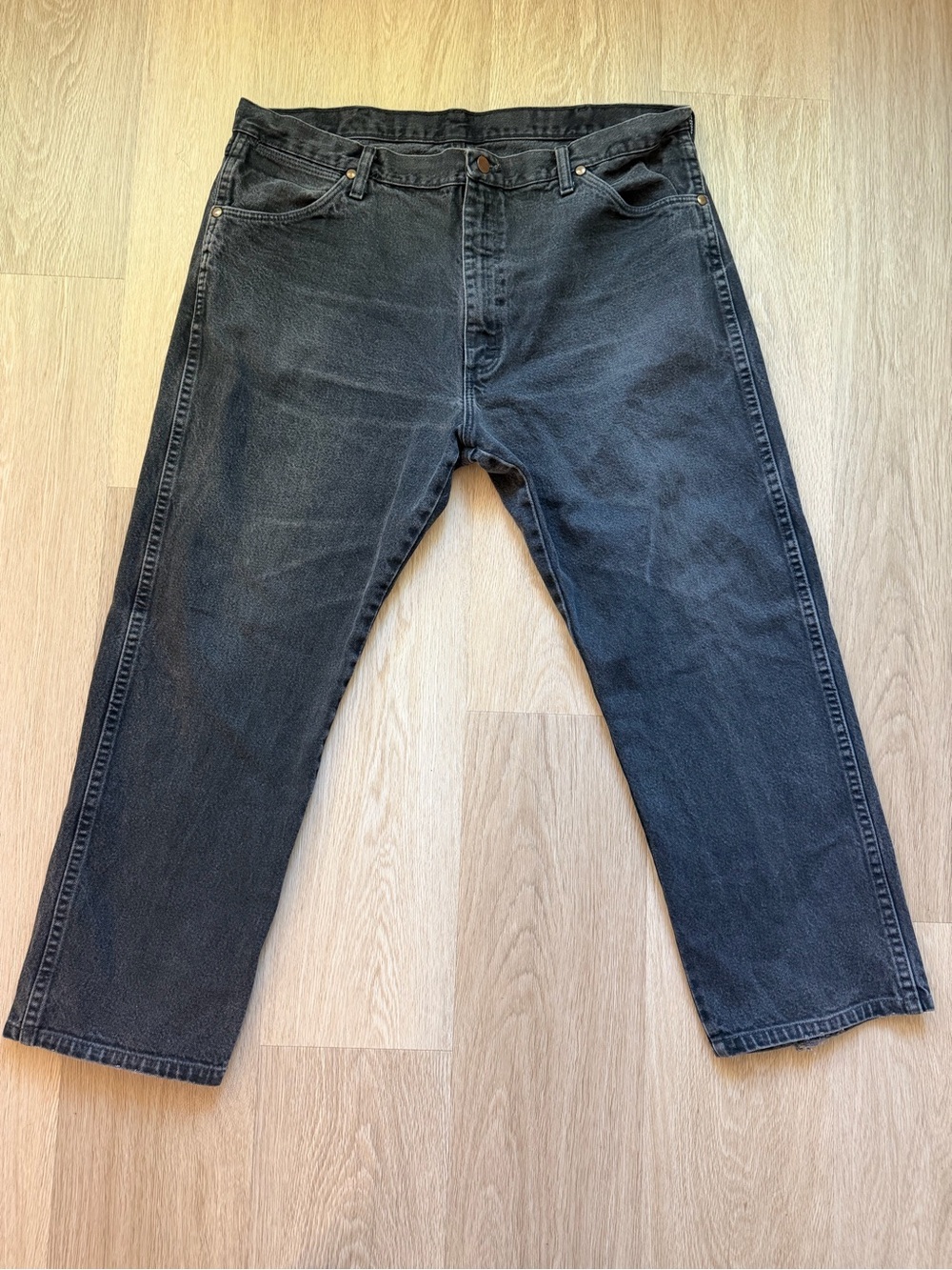 Wrangler Men's Relaxed Black Denim Jeans 38x30